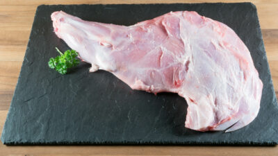 Wildschweinschulter mit Knochen – Kräftig und aromatisch
